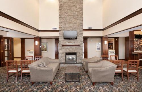 Stow Hotel | Staybridge Suites Akron-Stow-Cuyahoga Falls by IHG