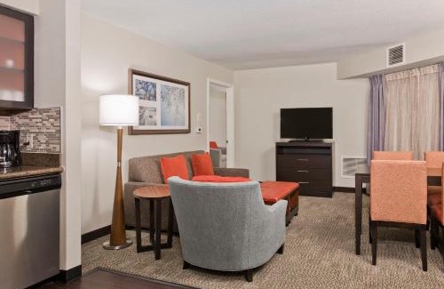 Ballantyne Hotel | Staybridge Suites - Charlotte Ballantyne by IHG