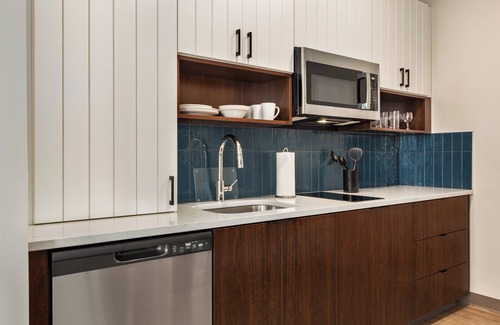 Oakbrook Terrace Hotel | Staybridge Suites Chicago-Oakbrook Terrace by IHG