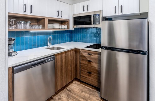 Glendale Hotel | Staybridge Suites Denver - Cherry Creek by IHG