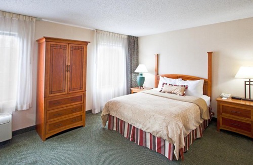 Utica Hotel | Staybridge Suites Detroit-Utica by IHG
