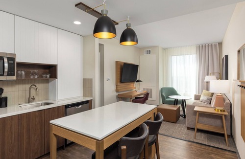 Mira Loma Hotel | Staybridge Suites Eastvale Norco by IHG