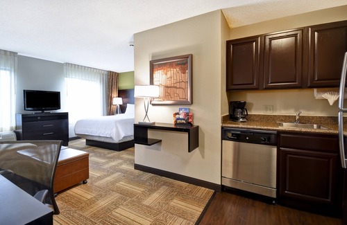 East Paris Hotel | Staybridge Suites Grand Rapids-Kentwood by IHG