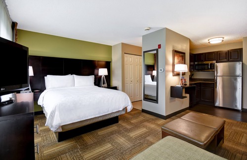 East Paris Hotel | Staybridge Suites Grand Rapids-Kentwood by IHG