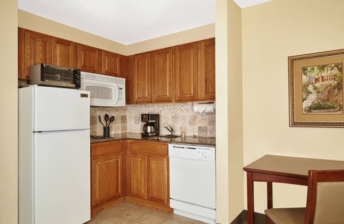 Franklin Hotel | Staybridge Suites Milwaukee Airport South by IHG