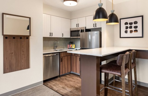 West Bloomington Hotel | Staybridge Suites Minneapolis-Bloomington by IHG