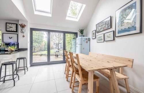 Eton Wick House | Staycation in Eton | 10 Mins to Legoland & Castle