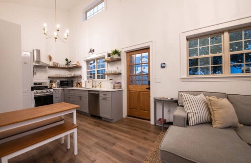 Norcross House | Staycation TV Featured "Cozy Cottage" in Downtown Norcross with Chef's Kitchen