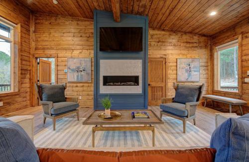 Broken Bow House | Stayhocha Pets ok, views, creek, lux amenities