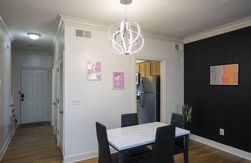 West End House | "Stayin Funky" in Nash! 2bd Townhome off WEST END! 8 min -> DT!