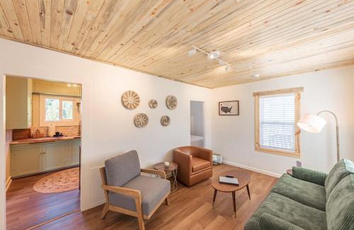 North Bend House | #StayinMyDistrict Brussels Bungalow
