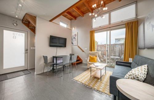 Belmont House | #StayInMyDistrict Buckman Bright Spacious Townhome