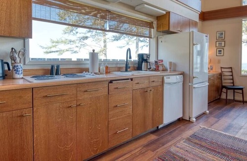 Coos Bay House | #StayinMyDistrict Cape Arago Sanctuary on the Sea