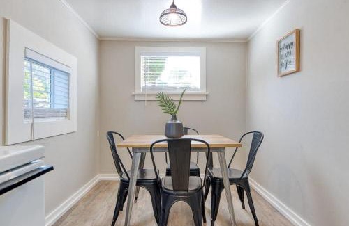 Coos Bay Apartment | #StayInMyDistrict HeritageHouse 2Bedroom Apartment