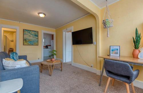 Coos Bay Apartment | #StayinMyDistrict Heritage House Apt