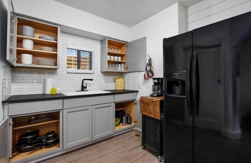 Twin Falls House | #StayinMyDistrict Monthly Furnished Tudor