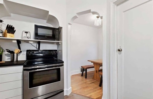 Twin Falls House | #StayinMyDistrict Monthly Furnished Tudor