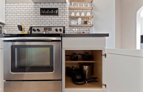 Twin Falls House | #StayinMyDistrict Twin Falls Bright Sunny Bungalow