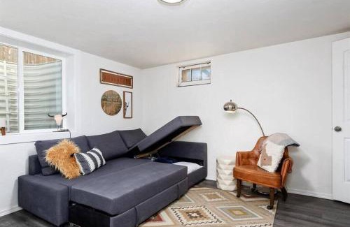 Twin Falls Apartment | #StayinMyDistrict Twin Falls Pendleton Chic Suite