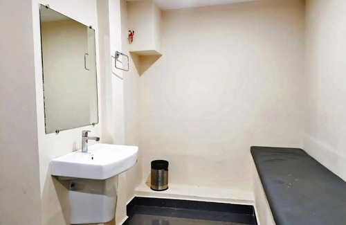 Mahadevpet Hotel | STAYMAKER Hotel Hill View
