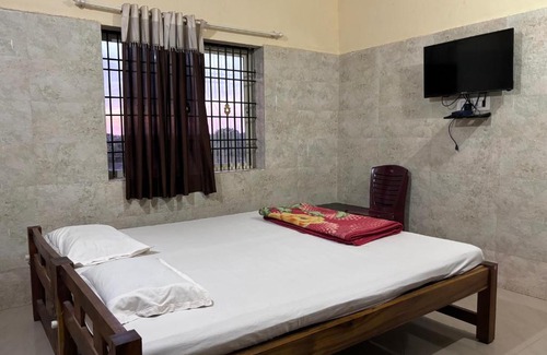 Murudeshwara Hotel | STAYMAKER Naik Residency