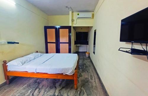 Manipal Hotel | STAYMAKER Unnatha Residency