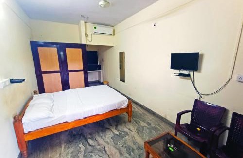 Manipal Hotel | STAYMAKER Unnatha Residency