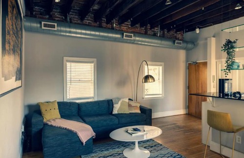 Rittenhouse Row Apartment | StayRafa At 253 3F