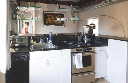 Rittenhouse Row Apartment | StayRafa At 253 3F