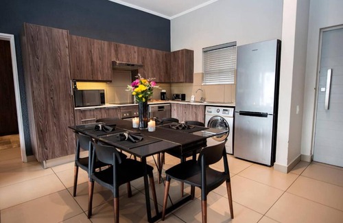 Sandown Apartment | Stays With DMWA
