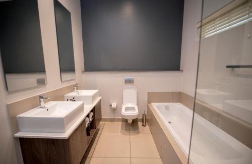 Sandown Apartment | Stays With DMWA