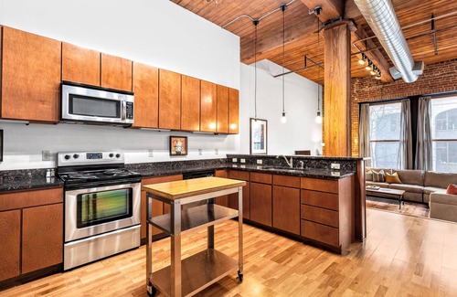 Downtown West Apartment | StaySTL-Extended Stays-2BR Loft-Pets-W/D