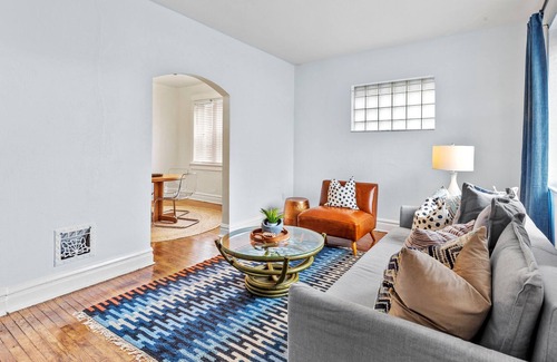 Southwest Garden Apartment | StaySTL*Safe Neighborhood*Stylish Apt*W/D*Parking