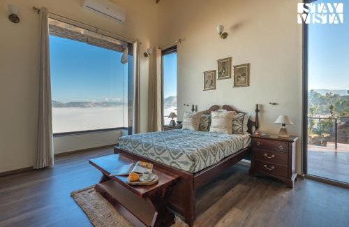 Kaul Villa | StayVista at Amulyam villa with Lawn & Bonfire