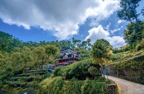 Kumarhatti Villa | StayVista at Cecil Cottages 8BR, 6BR, 4BR, 2BR in Barog with Barbeque , Hill View