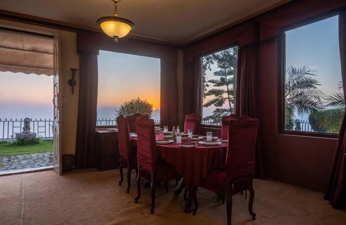 Kasauli Villa | StayVista at Lands End with Comp Breakfast