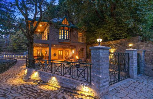 Kasauli Villa | StayVista at Paris Villa with Pvt Pool & Valley View