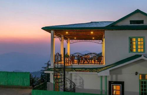 Chail Villa | StayVista at Raas Villa with BBQ & Bonfire