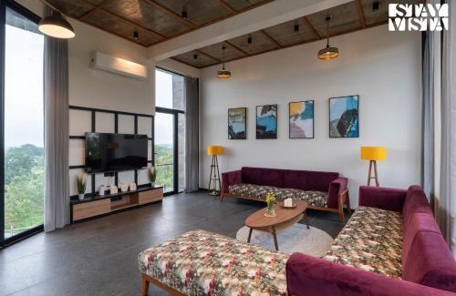 Karjat Villa | StayVista at The Solitaire Home with BBQ, Lawn, AC