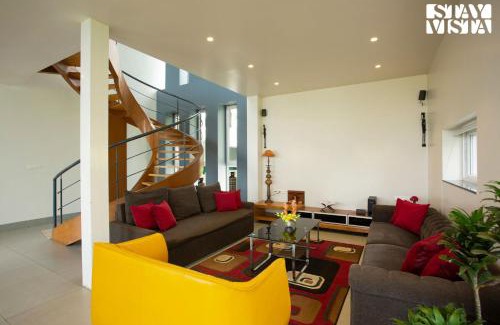 Nashik Villa | StayVista's Del Lago Farms - Lakeview Villa with Infinity Pool, Projector & Indoor-Outdoor Games