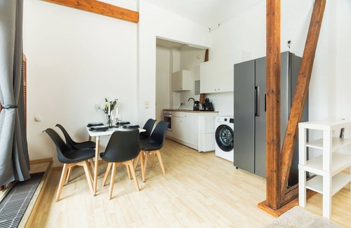 Tempelhof Apartment | STAYWELL - Bright and cozy flat in central Berlin