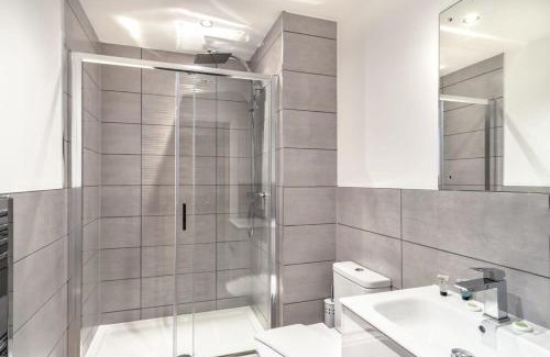 Old Trafford Apartment | StayZeni, Alexandra Rise Manchester 1 Bed Flat