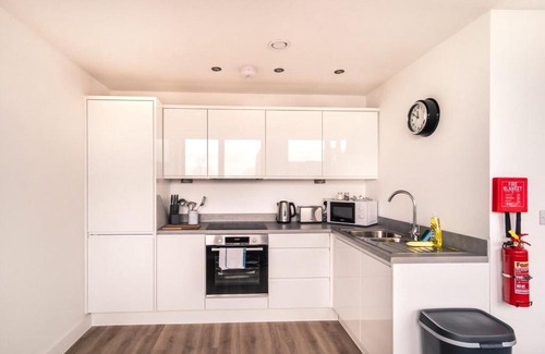 Old Trafford Apartment | StayZeni, Alexandra Rise Manchester Cool 1 Bed