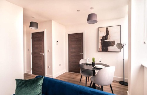 Old Trafford Apartment | StayZeni, Alexandra Rise Manchester Cool 1 Bed