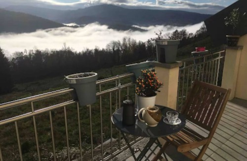 Le Thillot House | Steam sauna, Jacuzzi, fast fibre-optic internet, quiet, top view