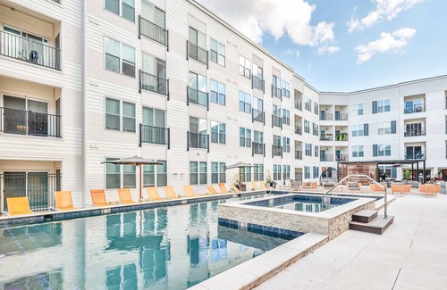 Soulard Apartment | Steelyard - Modern Soulard Apts with Pool by Zencity