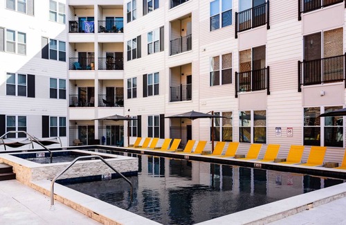 Soulard Apartment | Steelyard - Modern Soulard Apts with Pool by Zencity