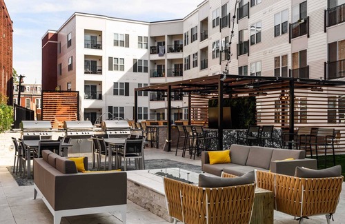 Soulard Apartment | Steelyard - Modern Soulard Apts with Pool by Zencity