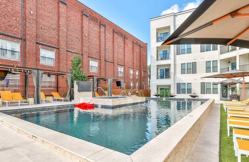 Soulard Apartment | Steelyard - Modern Soulard Apts with Pool by Zencity
