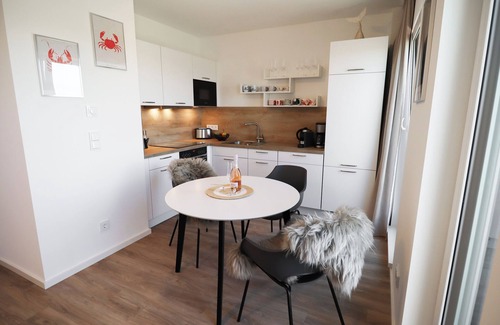 Tossens Apartment | Steernkieker Tossens - Relax in style. Roof terrace. Close to the beach.